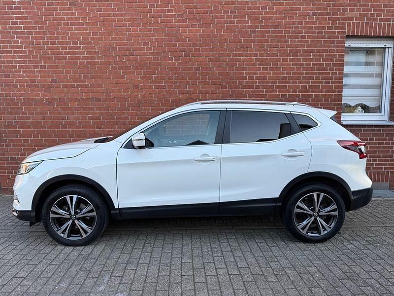 Weiß Gebraucht 2018 Nissan Qashqai 360º SUV | 14.500 € (Fairer Preis) - Bild 1/4