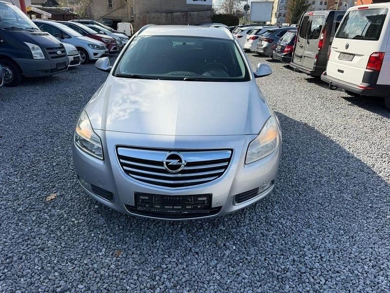 Gebraucht Opel Insignia Edition 160 PS (117 kW) 2010 Silber Kombi