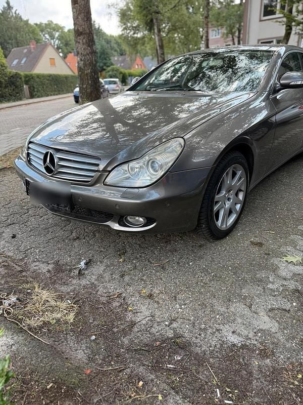 Braun Gebraucht 2006 Mercedes CLS350 Limousine | 5.200 € (Guter Preis) - Bild 1/4