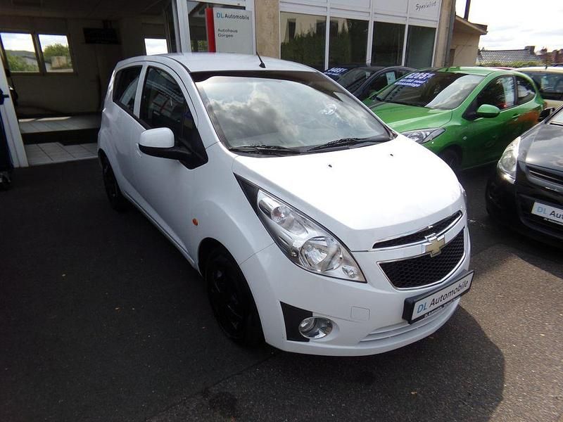 Weiß Gebraucht 2011 Chevrolet Spark LS Kleinwagen | 3.895 € (Teuer) - Bild 1/4