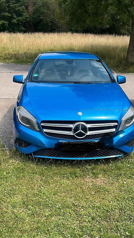 Blau Gebraucht 2013 Mercedes A180 Kombi | 7.000 € (Fairer Preis) - Bild 1/4