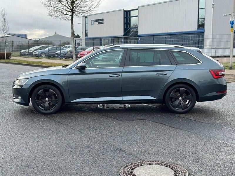 Gebraucht Skoda Superb Style 150 PS (110 kW) 2017 Grau Kombi