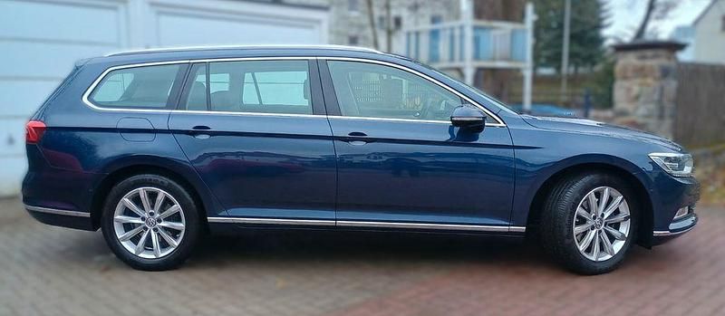 Gebraucht VW Passat Highline 179 PS (131 kW) 2016 Blau Kombi