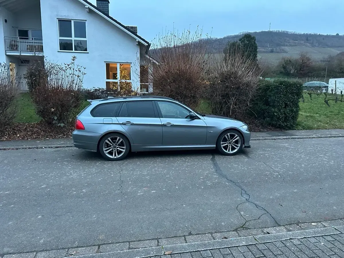 Używany BMW 320 177 KM (130 kW) 2009 Szary Kombi