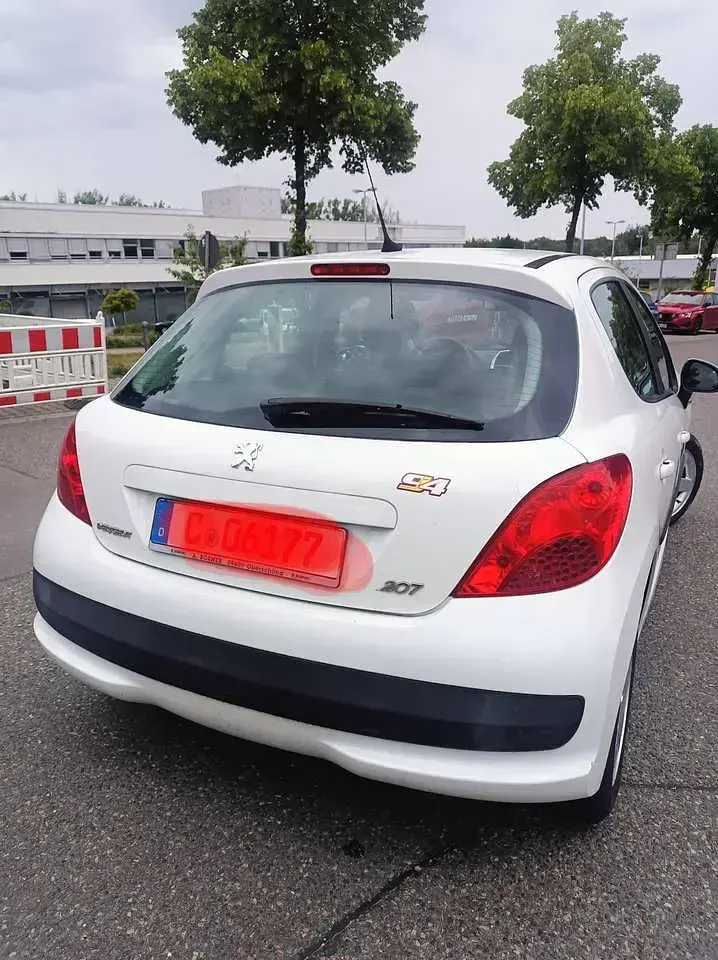 Gebraucht Peugeot 207 Sport 95 PS (69 kW) 2009 Weiß Limousine