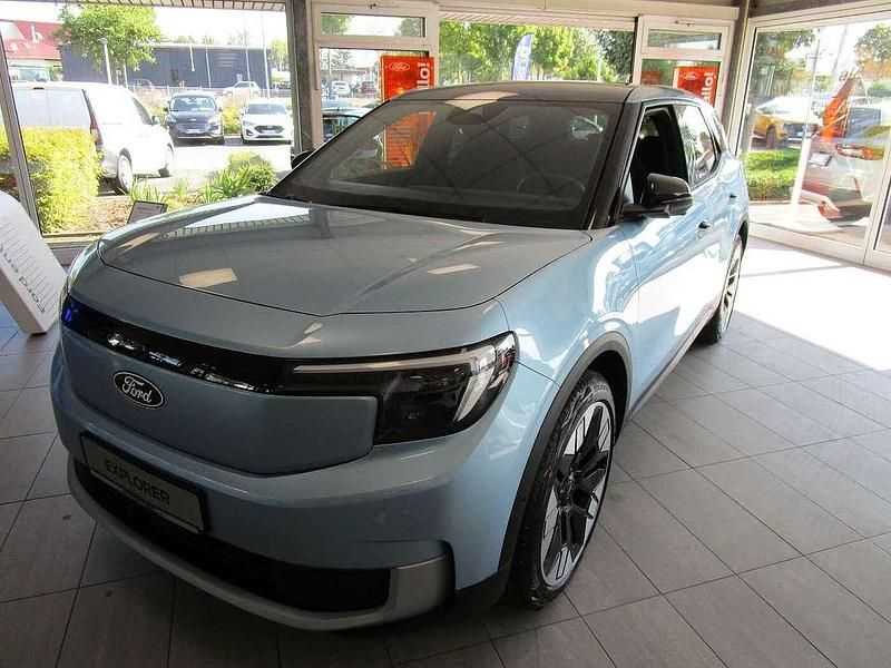 Używany Ford Explorer Extended Range 210 kW (286 KM) 2024 Niebieski SUV