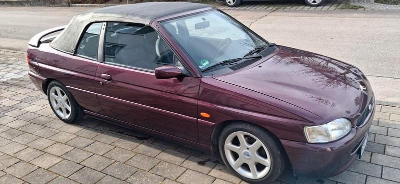 Gebraucht Ford Escort Cabriolet 116 PS (85 kW) 1996 Violet Cabrio