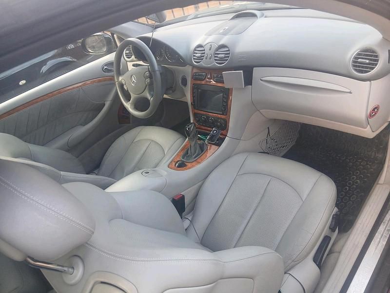 Gebraucht Mercedes CLK200 160 PS (117 kW) 2003 Schwarz Cabrio