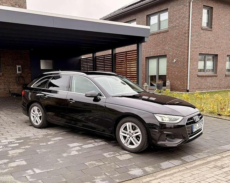 Gebraucht Audi A4 163 PS (119 kW) 2020 Schwarz Kombi
