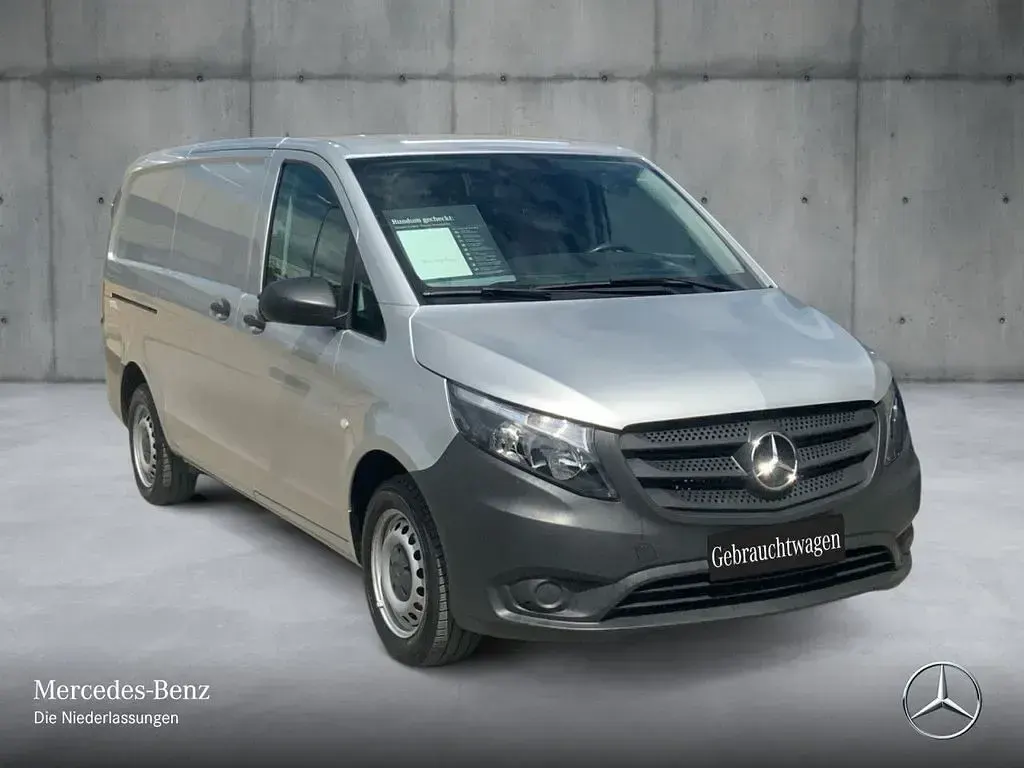 Gebraucht Mercedes Vito 136 PS (100 kW) 2023 Silber Van