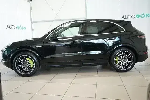 Używany Porsche Cayenne 470 KM (345 kW) 2023 Czarny SUV