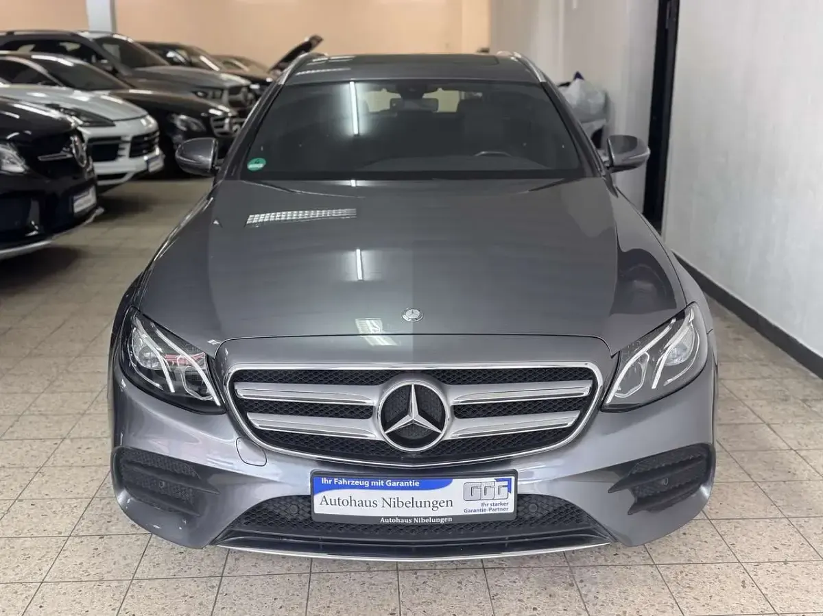 Gebraucht Mercedes E250 AMG 211 PS (155 kW) 2017 Selenitgrau Kombi