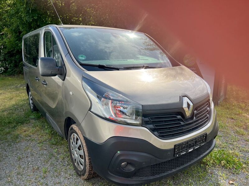 Gebraucht Renault Trafic Expression 116 PS (85 kW) 2015 Van / Kleinbus