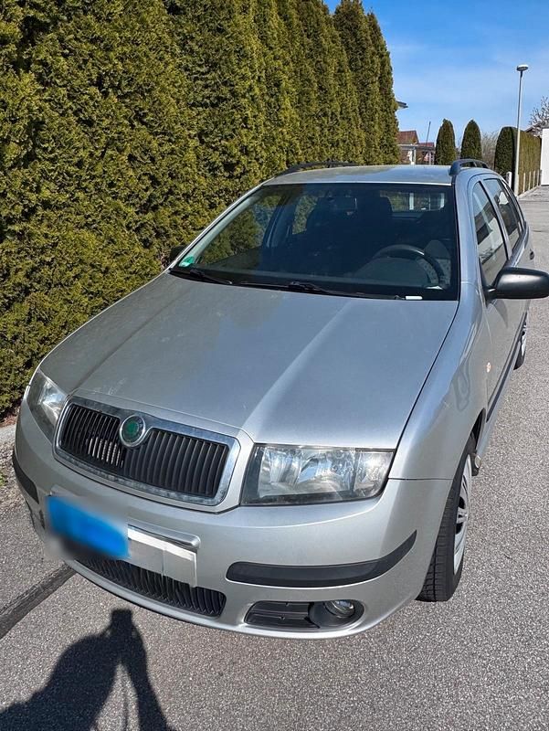 Gebraucht Skoda Fabia 63 PS (46 kW) 2006 Silber Limousine