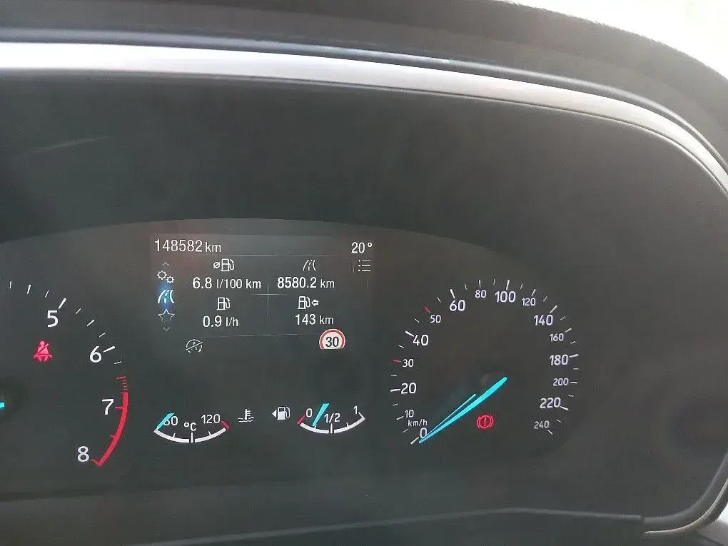 Gebraucht Ford Focus Cool & Connect 125 PS (91 kW) 2022 Weiß Limousine