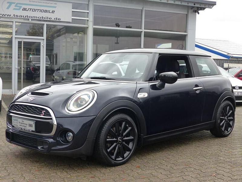 Schwarz Gebraucht 2020 Mini Cooper Kleinwagen | 22.950 € (Fairer Preis) - Bild 1/4