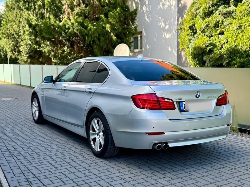 Silber Gebraucht 2013 BMW 530 Limousine | 10.450 € (Superpreis) - Bild 1/4