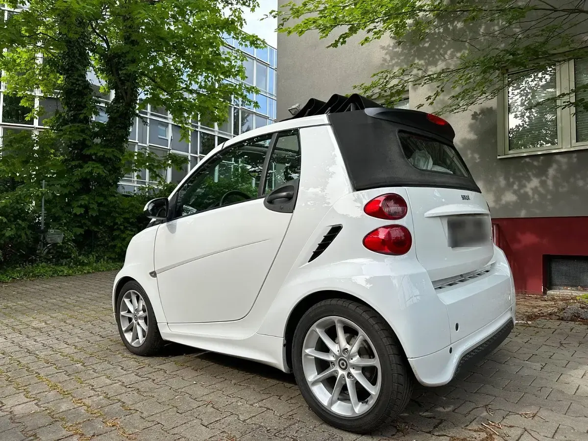 Gebraucht Smart ForTwo Cabrio 54 PS (39 kW) 2012 Weiß Cabrio