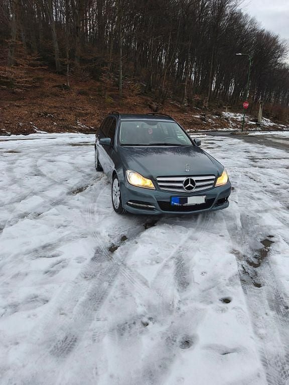 Gebraucht Mercedes C180 156 PS (114 kW) 2011 Grau Limousine