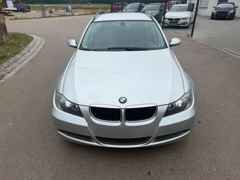 Gebraucht BMW 325 218 PS (160 kW) 2005 Silber Kombi