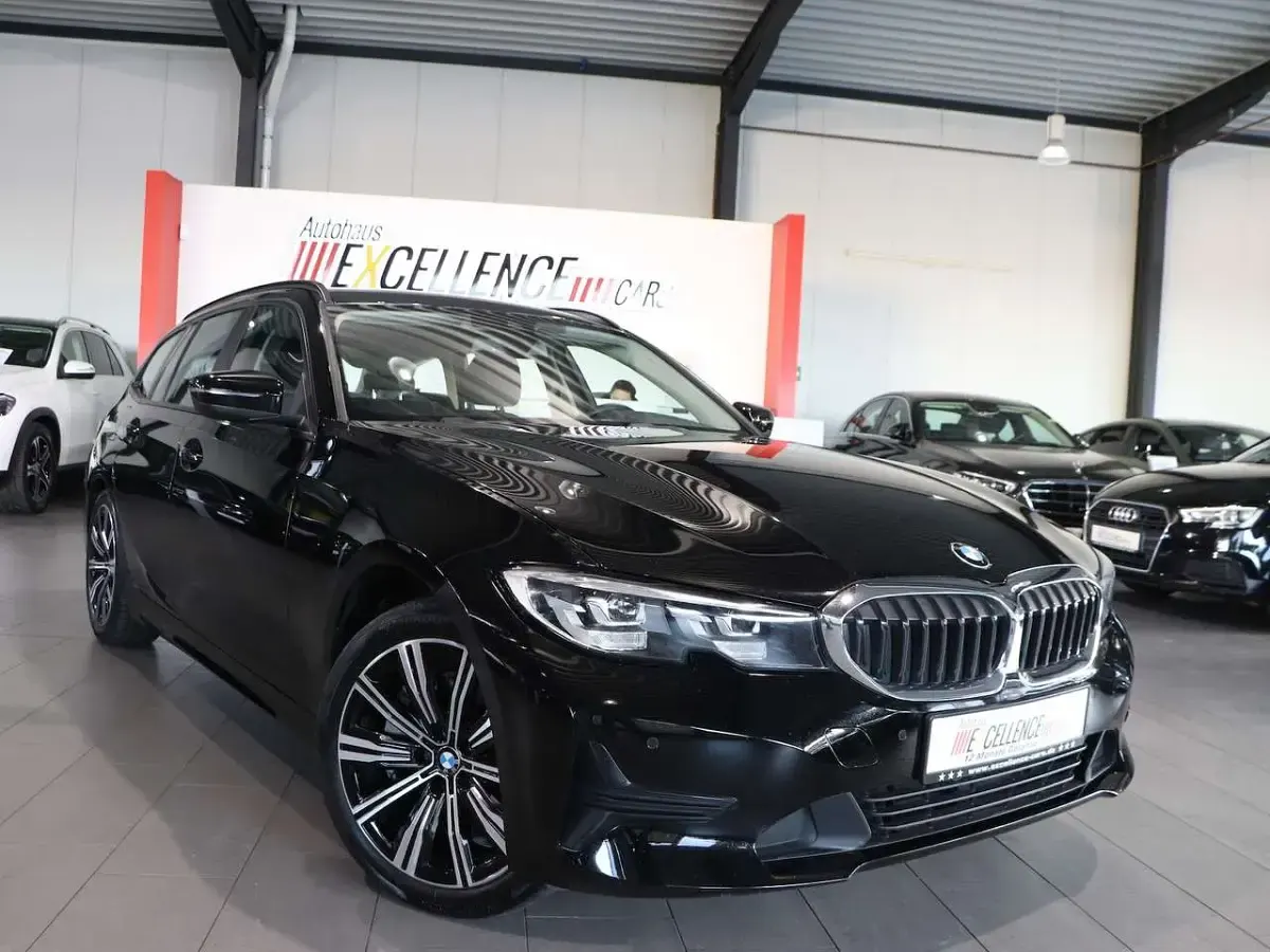 Używany BMW 330 Advantage 286 KM (210 kW) 2020 Czarny Kombi