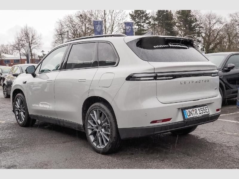 Gebraucht Leapmotor C10 215 PS (158 kW) 2025 Grau SUV