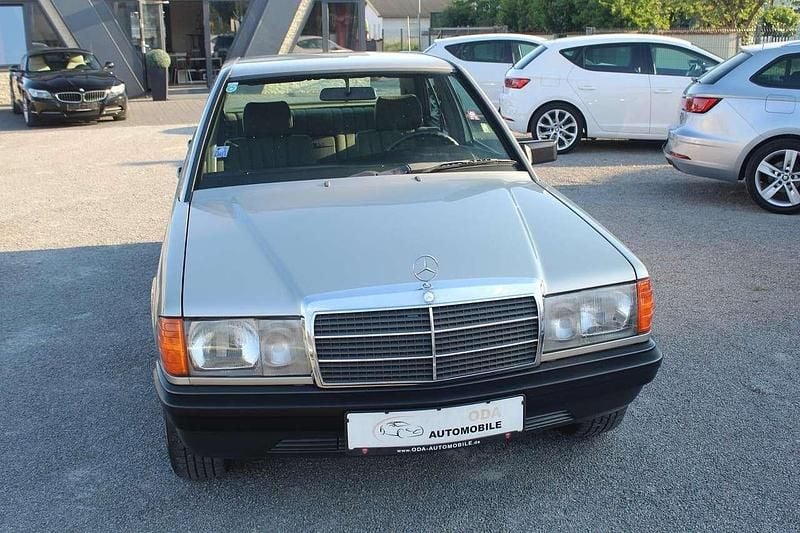 Gold Gebraucht 1986 Mercedes 190 Limousine | 8.990 € - Bild 1/4