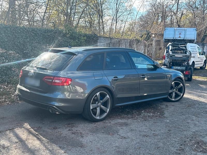 Gebraucht Audi A4 S-Line 245 PS (180 kW) 2013 Grau Kombi