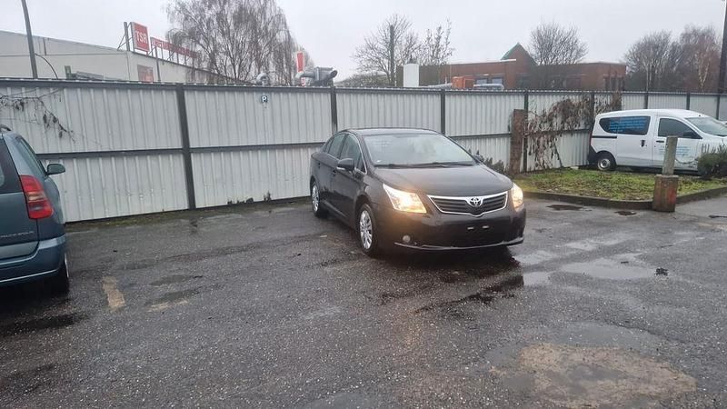 Gebraucht Toyota Avensis 132 PS (97 kW) 2010 Schwarz Limousine