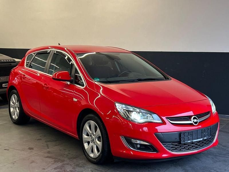 Gebraucht Opel Astra Exklusiv 165 PS (121 kW) 2014 Rot Limousine