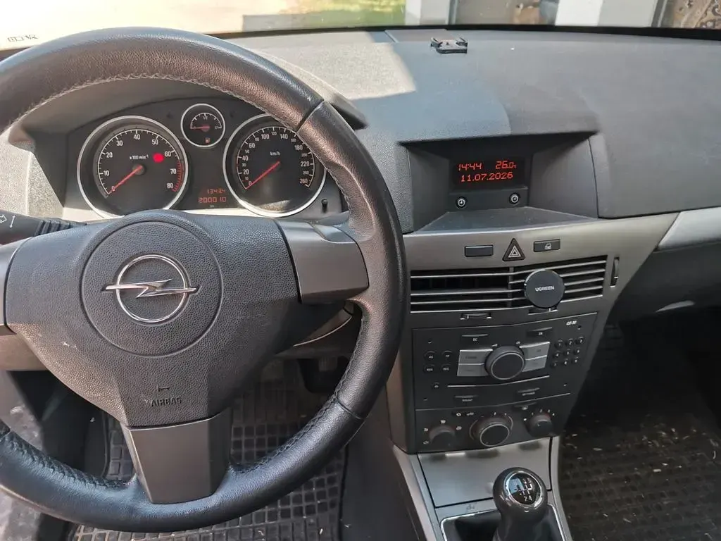 Gebraucht Opel Astra Edition 90 PS (66 kW) 2006 Silber Limousine