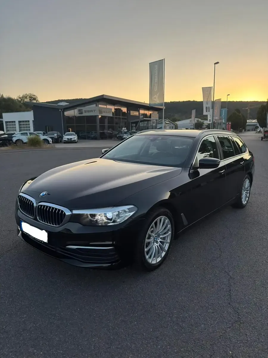 Gebraucht BMW 530 265 PS (194 kW) 2017 Schwarz Kombi
