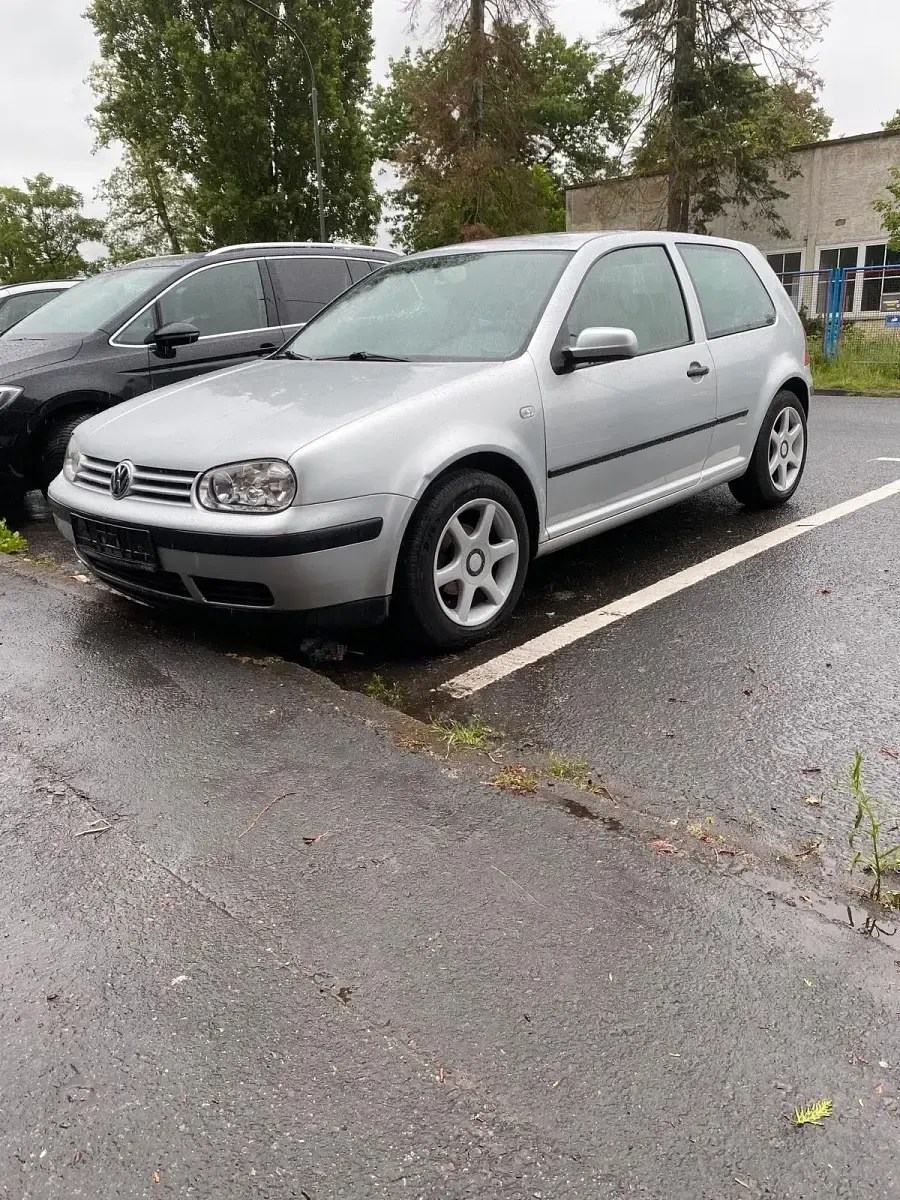 Gebraucht VW Golf IV 105 PS (77 kW) 2001 Silber Limousine