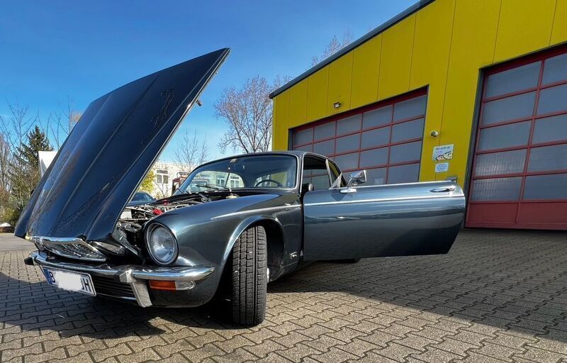 Gebraucht Jaguar XJ12 287 PS (211 kW) 1976 Blau Limousine