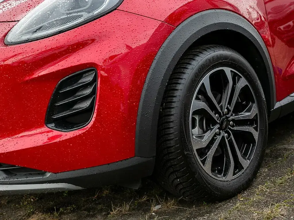 Gebraucht Ford Puma Titanium 125 PS (91 kW) 2024 Rot SUV