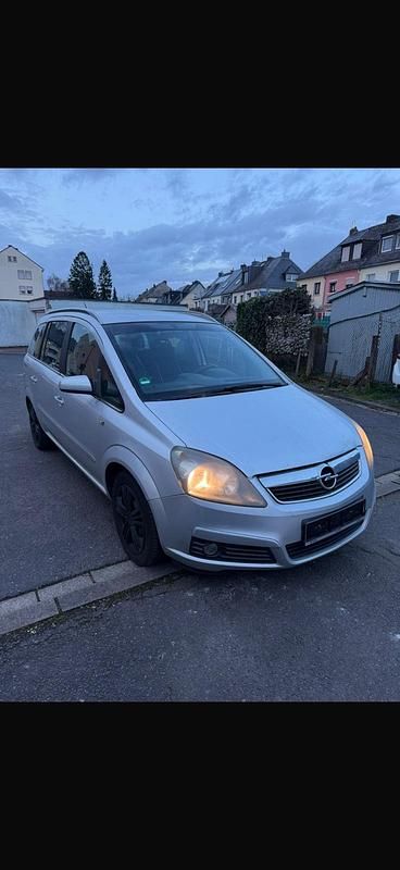 Gebraucht Opel Zafira 140 PS (102 kW) 2006 Silber Van / Kleinbus