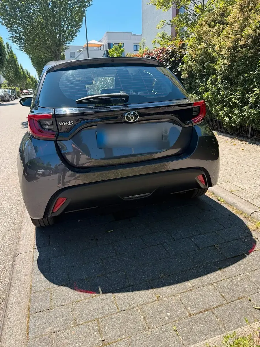 Gebraucht Toyota Yaris 92 PS (67 kW) 2022 Grau Kleinwagen