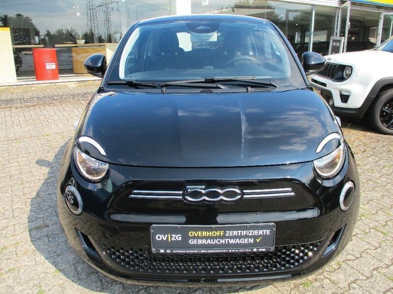 Gebraucht Fiat 500e Action 69 kW (95 PS) 2022 Schwarz Kleinwagen