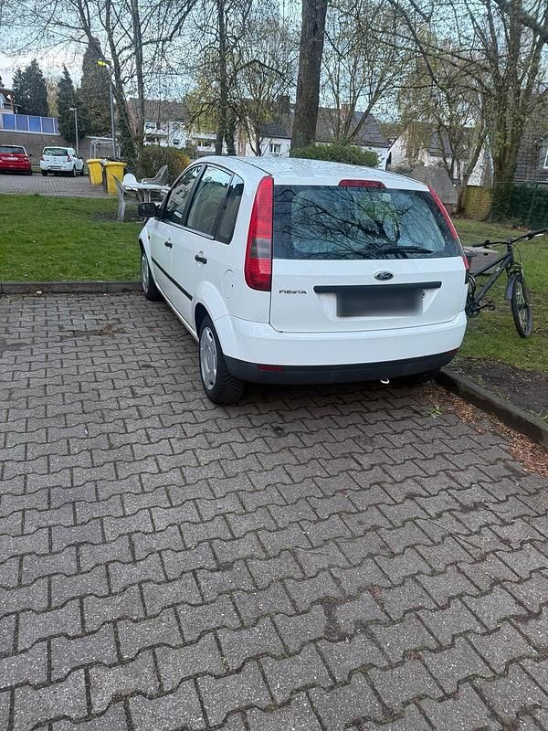Gebraucht Ford Fiesta 2003 Weiß Kleinwagen