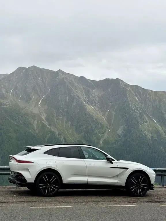 Gebraucht Aston Martin DBX 707 707 PS (519 kW) 2023 Weiß SUV