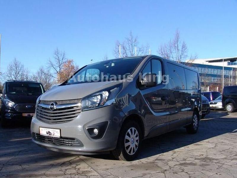 Gebraucht Opel Vivaro 125 PS (91 kW) 2017 Son of a gun grey 4 Van / Kleinbus