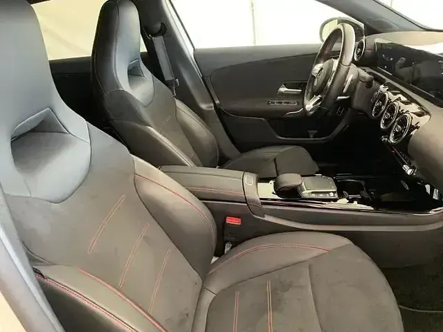 Gebraucht Mercedes A250 AMG line 218 PS (160 kW) 2021 Weiß Limousine