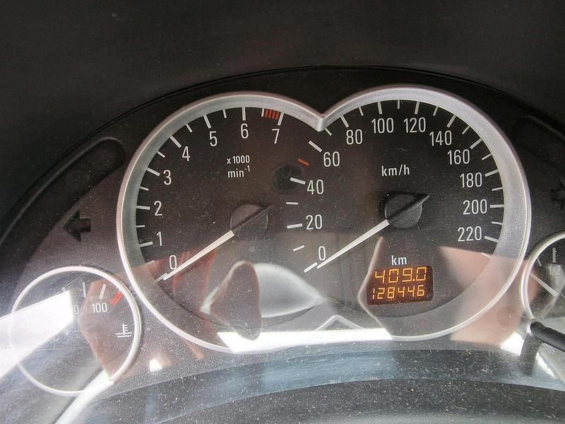 Gebraucht Opel Corsa 75 PS (55 kW) 2003 Schwarz Kleinwagen