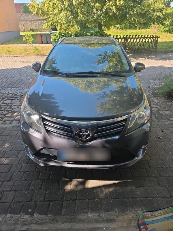 Grau Gebraucht 2003 Toyota Avensis Kombi | 5.300 € - Bild 1/4