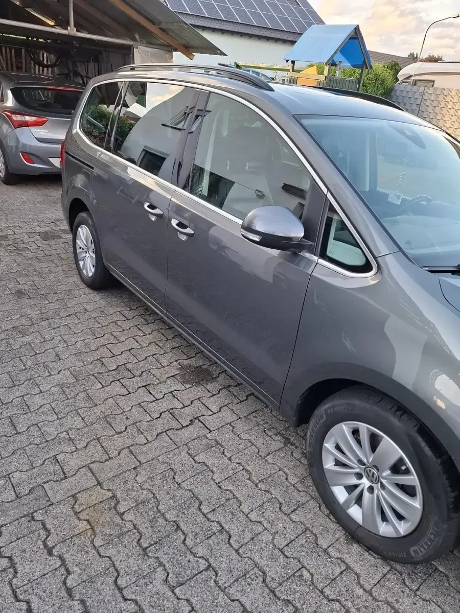 Gebraucht VW Sharan 177 PS (130 kW) 2015 Grau Van / Kleinbus