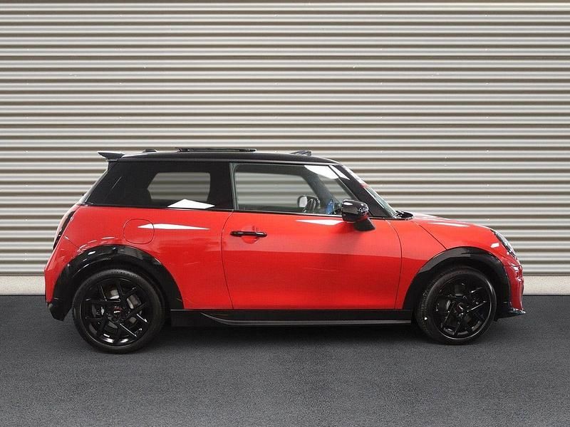 Usata Mini Cooper 156 CV (114 kW) 2024 Rosso Utilitaria