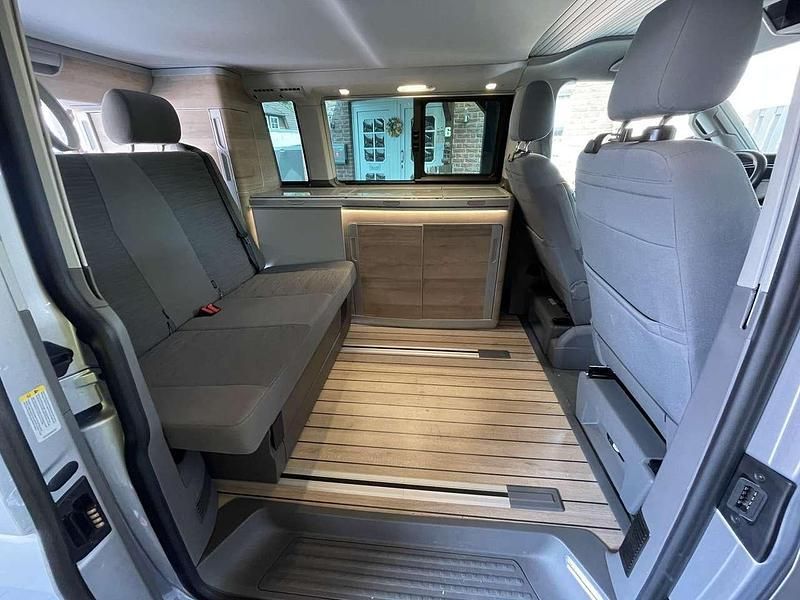 Grau Gebraucht 2023 VW T6.1 Pro Van | 75.500 € - Bild 1/4