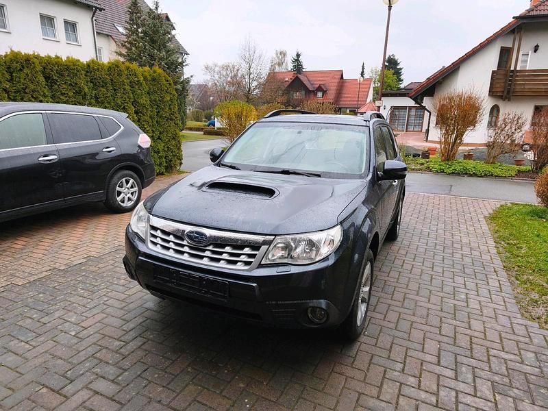 Gebraucht Subaru Forester 147 PS (108 kW) 2013 Grau SUV