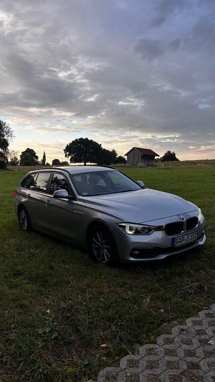 Silber Gebraucht 2020 BMW 320 Kombi | 14.000 € (Superpreis) - Bild 1/2