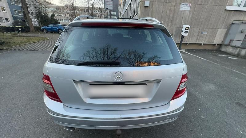 Gebraucht Mercedes C220 Elegance 170 PS (125 kW) 2008 Silber Limousine